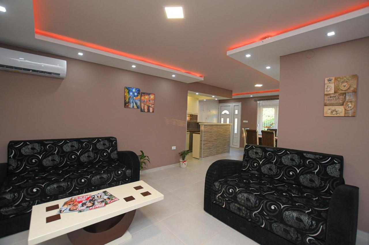 Mokka House *